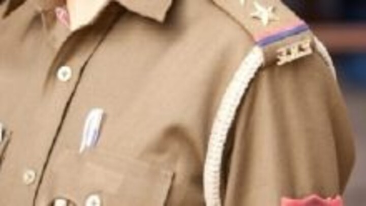 ‘मेरा शोषण हो रहा, अधिकारी गंदे कमेंट करते हैं’, लखनऊ में तैनात महिला सिपाही का वीडियो वायरल UP Tak