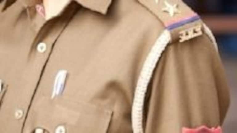 ‘मेरा शोषण हो रहा, अधिकारी गंदे कमेंट करते हैं’, लखनऊ में तैनात महिला सिपाही का वीडियो वायरल UP Tak