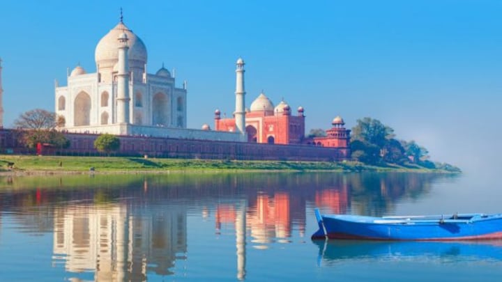 आगरा घूमने का बेस्ट टाइम क्या है? जानिए अपने साथी संग ताजमहल नगरी घूमने में कितना आएगा खर्च UP Tak