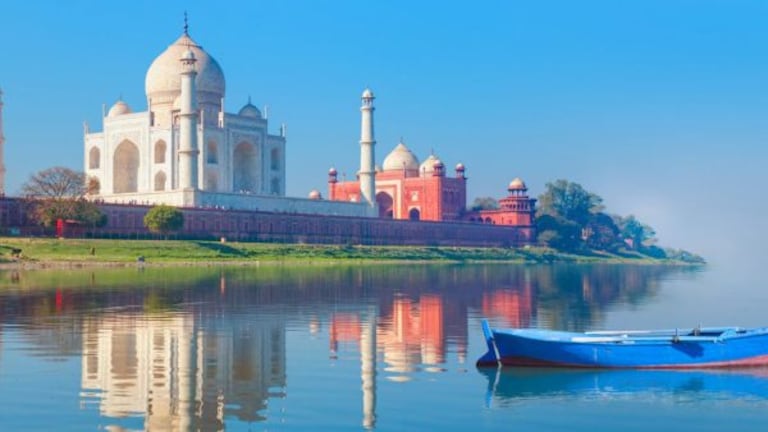 आगरा घूमने का बेस्ट टाइम क्या है? जानिए अपने साथी संग ताजमहल नगरी घूमने में कितना आएगा खर्च UPTak