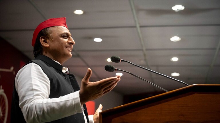 अखिलेश यादव बोले- लोकसभा चुनाव में भाजपा का सफाया करेगा सपा INDIA और PDA गठबंधन अखिलेश यादव बोले- लोकसभा चुनाव में भाजपा का सफाया करेगा सपा INDIA और PDA गठबंधन