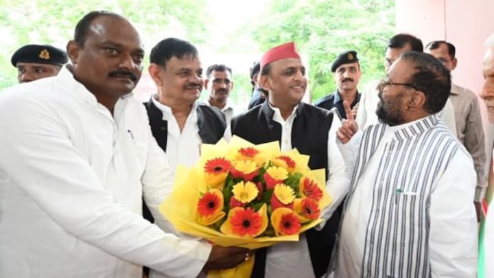 OBC वोटों पर नजर! लखनऊ में अखिलेश ने आयोजित किया महासम्मेलन, महात्मा बुद्ध का यूं किया जिक्र OBC वोटों पर नजर! लखनऊ में अखिलेश ने आयोजित किया महासम्मेलन