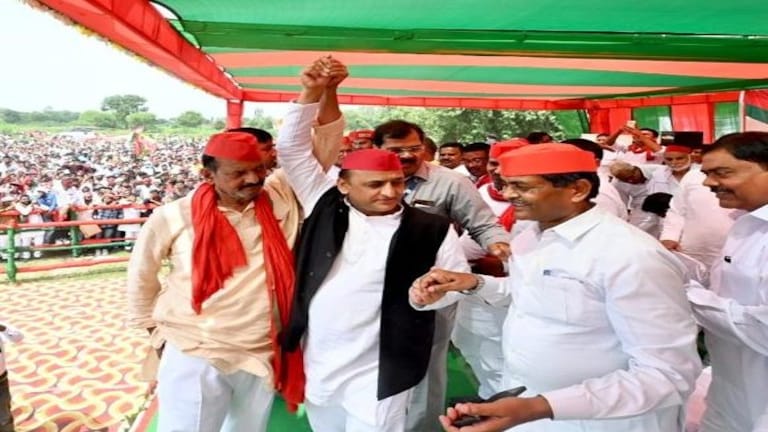 घोसी में गर्म हुआ सियासी माहौल, अखिलेश ने सपा छोड़ BJP में गए दारा सिंह चौहान पर कह दी बड़ी बात UP Tak