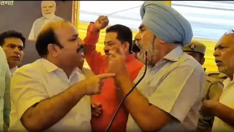 अमरोहा: भारत माता की जयकारे पर भड़के BSP सांसद, मंच पर BJP MLC से हुई तीखी नोकझोंक UP Tak