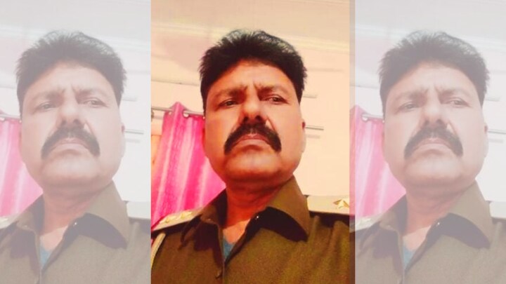 फिरोजाबाद में सब इंस्पेक्टर को मारी गईं दो गोलियां, एक तो छेद कर पार हुई, जांच में अबतक ये पता चला अब तो खाकी भी सुरक्षित नहीं! फिरोजाबाद में दारोगा की हत्या, इस मामले की जांचकर लौट रहे थे