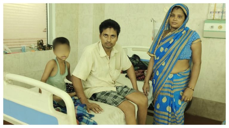 बांदा में यह शख्स गया था विकलांगता का सर्टिफिकेट बनवाने, डॉक्टर ने इलाज कर ठीक ही कर दिया UP Tak