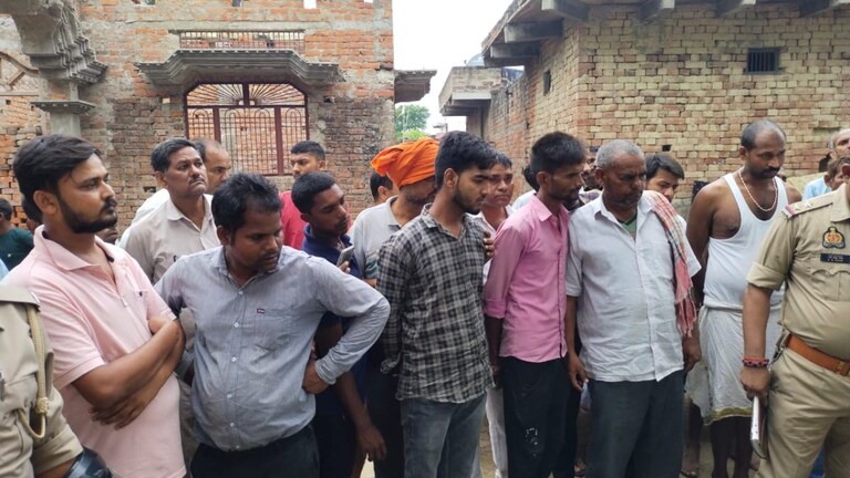 गाजीपुर: पहले साथ में मिलकर पी शराब, फिर पिता ने फावड़े से हमला कर बेटे को उतारा मौत के घाट UPTak