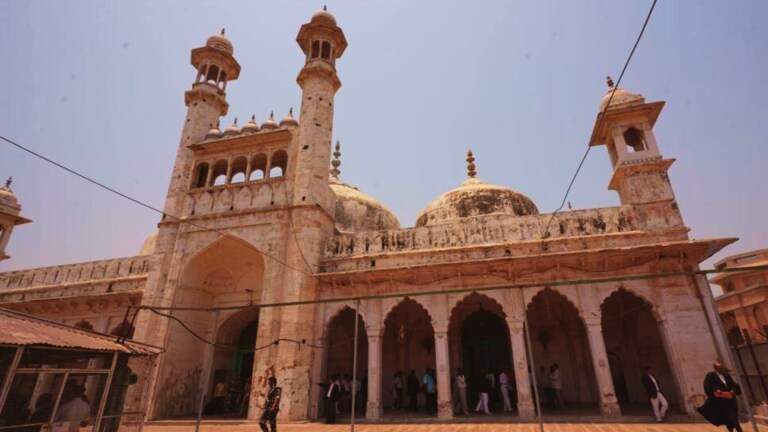 ज्ञानवापी के तहखाने में क्या मिला? मुस्लिम पक्ष के कब्जे वाले हिस्से की आज मिलेगी चाबी ज्ञानवापी के तहखाने में क्या मिला? मुस्लिम पक्ष के कब्जे वाले हिस्से की आज मिलेगी चाबी