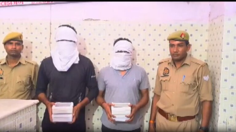 हापुड़: 9 हजार रुपये की रिश्वत लेते पकड़े गए दो सिपाही, एसपी के आदेश पर हुए गिरफ्तार UP Tak