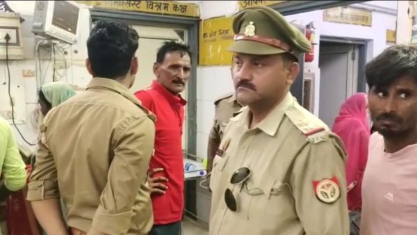 हरदोई में आया गजब मामला, कोर्ट में पेशी के लिए आया कैदी सिपाही को शराब पिलाकर हुआ फरार कोर्ट में पेशी के लिए आया कैदी सिपाही को शराब पिलाकर हुआ फरार