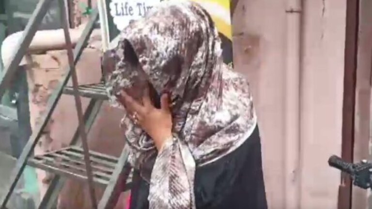 सुल्तानपुर : बात नहीं करने पर सिरफिरे आशिक ने युवती पर चला दी गोली, असलहा फेंक हुआ फरार UP Tak