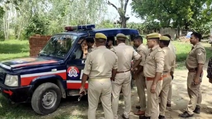 कौशांबी में ऑनर किलिंग! मोबाइल पर प्रेमी से बात करने पर पिता-पुत्र ने किशोरी को कुल्हाड़ी से काट डाला UP Tak