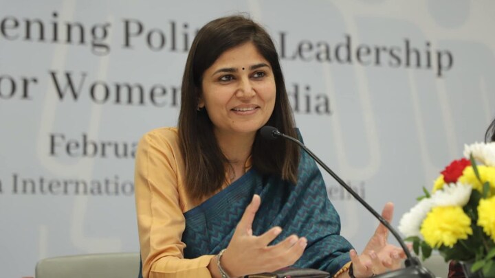 विदेश से पढ़ी महिला नेता को जयंत चौधरी ने सौंपी खास जिम्मेदारी, जानें कौन हैं मनीषा अहलावत विदेश से पढ़ी महिला नेता को जयंत चौधरी ने सौंपी खास जिम्मेदारी, जानें कौन हैं मनीषा अहलावत