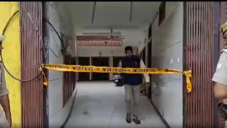 मेरठ: घर में घुसे 2 बदमाशों ने पति-पत्नी पर चलाई गोली, व्यापारी की मौत, महिला अस्पताल में भर्ती UP Tak