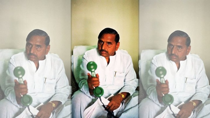 ‘बिना कुर्सी के राजभर’ वाली चर्चा बढ़ी तो उनके बेटे अरुण निकाल लाए मुलायम की पुरानी तस्वीर UP Tak