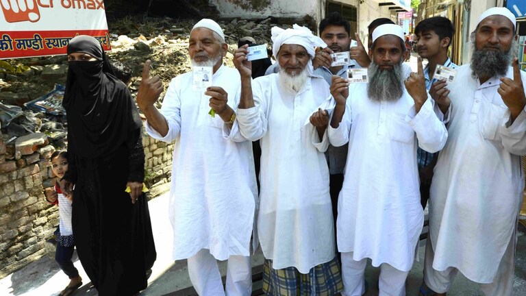 घोसी उपचुनाव: भाजपा या सपा, किसकी नाव में बैठेंगे मुस्लिम मतदाता? यहां जानिए UP Tak