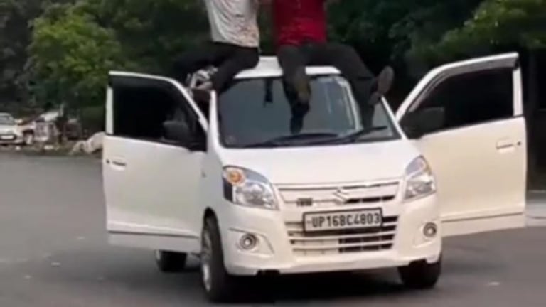 चलती कार की छत पर ‘रंगबाजी’…नोएडा में युवकों के स्टंटबाजी का वीडियो वायरल UP Tak