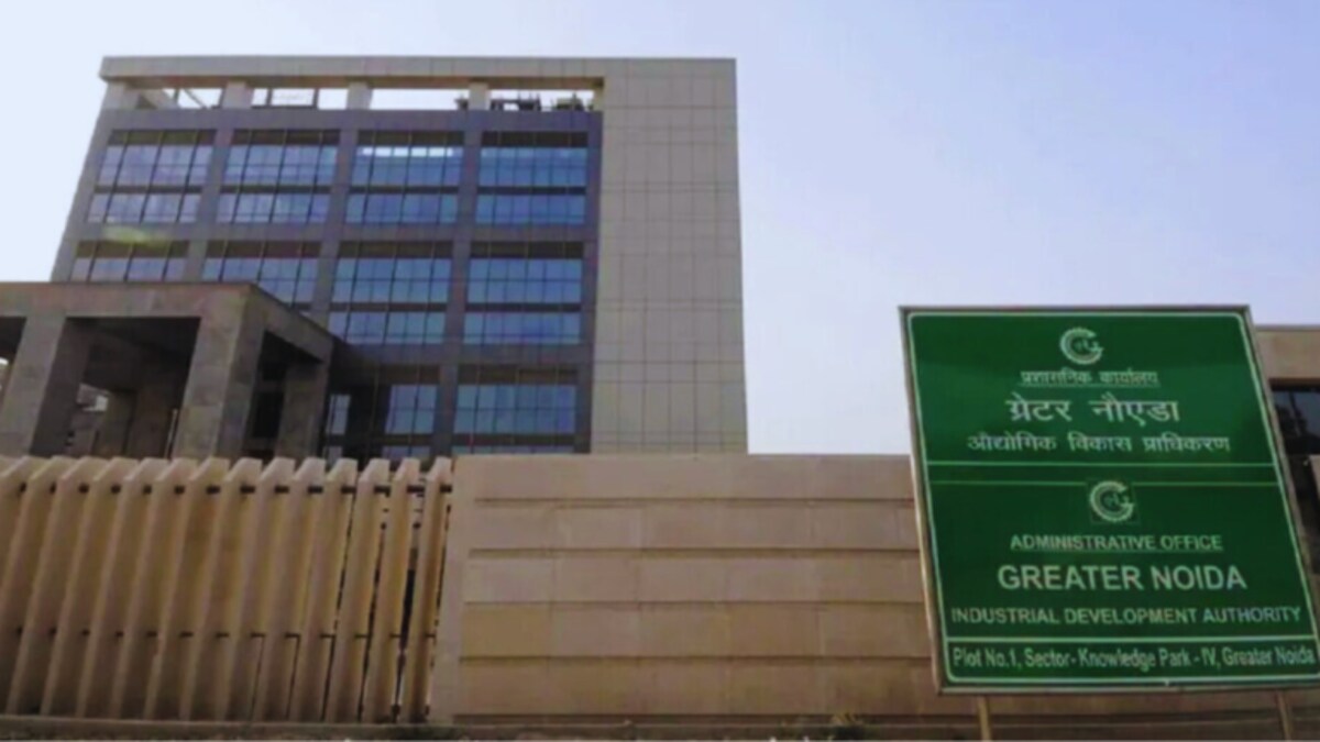 नोएडा प्राधिकरण ने बिल्डरों के साथ बैठक कर ₹26 हजार करोड़ की बकाया राशि पर चर्चा की UP Tak