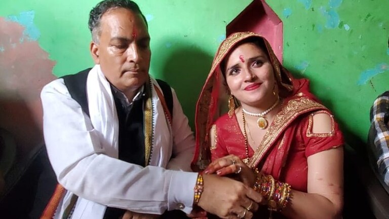 पति के बाद अब सीमा हैदर को नोएडा में मिला भाई, जाने किसे राखी बांध मनाया रक्षाबंधन UP Tak