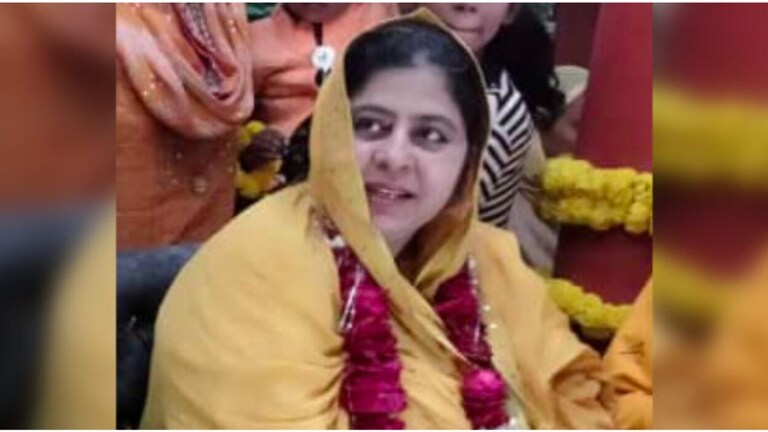 अतीक की पत्नी शाइस्ता परवीन भगोड़ा घोषित, देखिए क्या हुआ जब पुलिस पहुंची किराए वाले मकान पर अतीक की पत्नी शाइस्ता परवीन भगोड़ा घोषित, देखिए क्या हुआ जब पुलिस पहुंची किराए वाले मकान पर