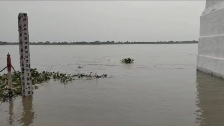 गाजीपुर: गंगा का जलस्तर 2 से 3 सेमी प्रति घंटे की रफ्तार से बढ़ रहा, अलर्ट मोड पर प्रशासन गाजीपुर: गंगा का जलस्तर 2 से 3 सेमी प्रति घंटे की रफ्तार से बढ़ रहा