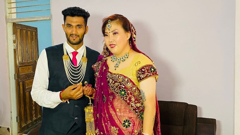 शाहजहांपुर में आकर दाल-चावल खा रही है कोरियाई बहू किम बोह नी, सास ने सुनाई अंदर की कहानी WhatsApp Image 2023-08-21 at 1.57.02 PM