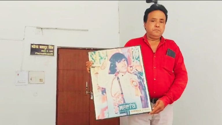 अमरमणि की रिहाई की खबर सुन बहन की तस्वीर ले DM ऑफिस पहुंचे मधुमिता के भाई, बिलखकर लगे रोने UP Tak