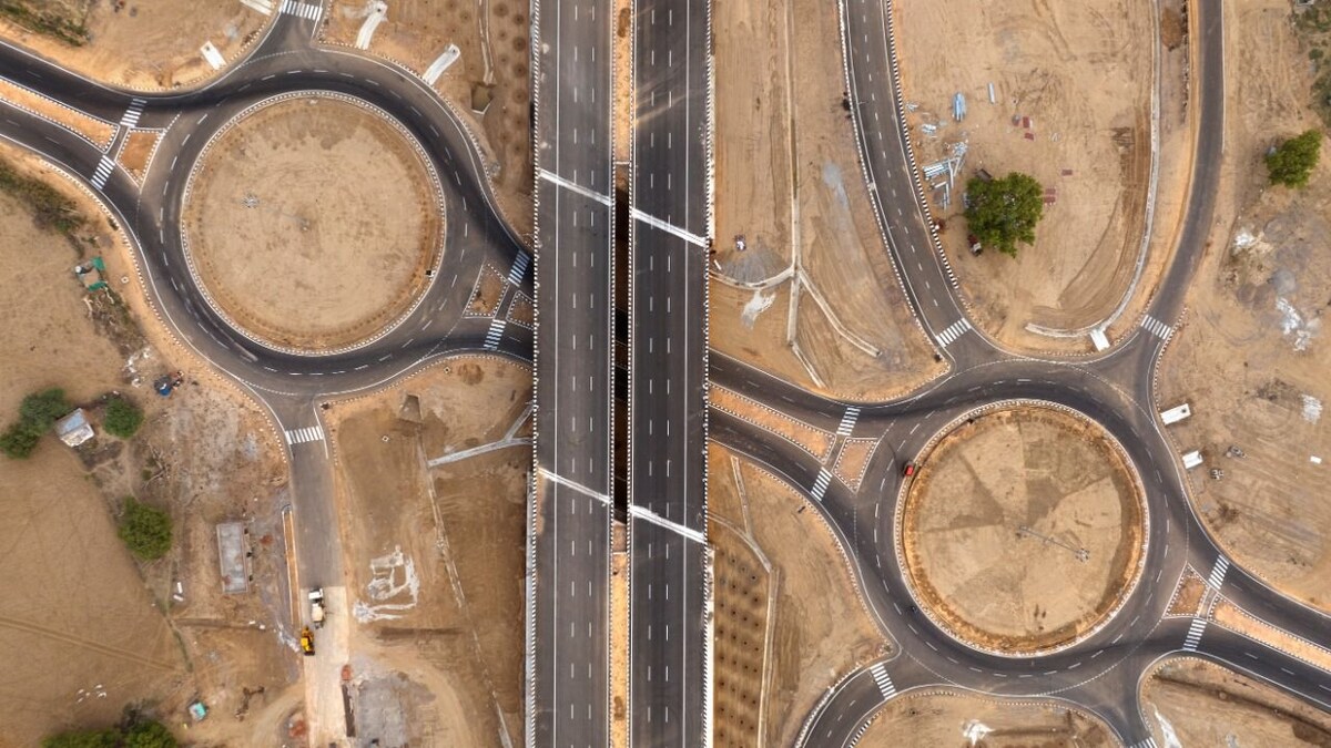 Bundelkhand Expressway को बनाया जाएगा सोलर एक्सप्रेसवे! UPEDIA ने शुरू की ये खास तैयार UP Tak
