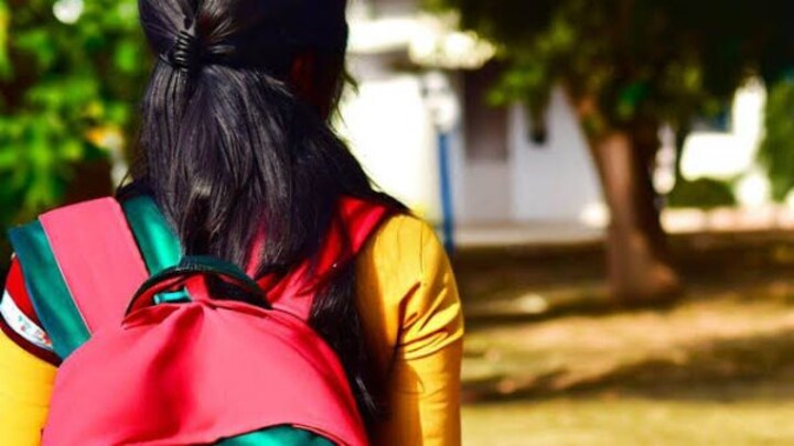 बांदा : बॉयफ्रेंड ने प्रेमिका का बनाया अश्लील वीडियो, ब्लैकमेल करने पर युवती ने उठाया ये कदम UP Tak