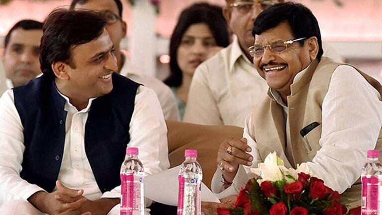 Ghosi bypoll Result: भतीजे संग तस्वीर दिखा शिवपाल लगाने लगे अखिलेश यादव जिंदाबाद के नारे UP Tak