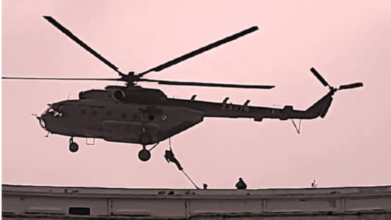 यूपी विधानसभा में हेलीकॉप्टर से उतरे NSG कमांडो, आखिर चल क्या रहा है वहां? UP Tak