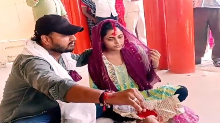 शबनम ने लिए नितिन संग फेरे, बेटी को रोकने के लिए उसके सामने गिड़गिड़ाता रहा मजबूर पिता UP Tak