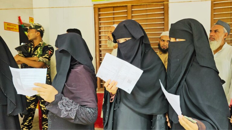 घोसी उपचुनाव: मुस्लिम बहुल इलाकों में देखिए कैसे चल रही है वोटिंग, क्या है पूरा माहौल UP Tak