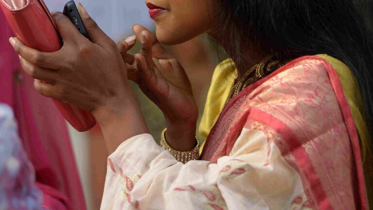 कानपुर: चुनाव आयोग के इस फैसले से पहली बार 1000 सेक्स वर्करों को मिला ये बड़ा अधिकार UP Tak