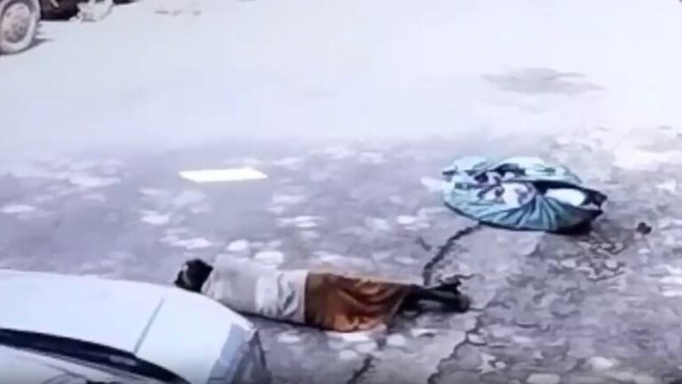 कानपुर में दर्दनाक हादसा, सड़क किनारे सो रहे कूड़ा बीनने वाले पर रईसजादे ने चढ़ा दी कार UP Tak