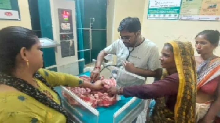 कानपुर: जमीन के अंदर से आ रही थी बच्चे की रोने की आवाज, पास पहुंचे लोग तो उड़ गए उनके होश UP Tak