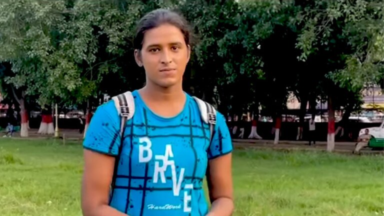 खान सर यूं ही नहीं हैं ग्रेट! फ्री में पढ़ाते हैं ट्रांसजेंडर सैंडी को, जानें प्रेरक कहानी UP Tak