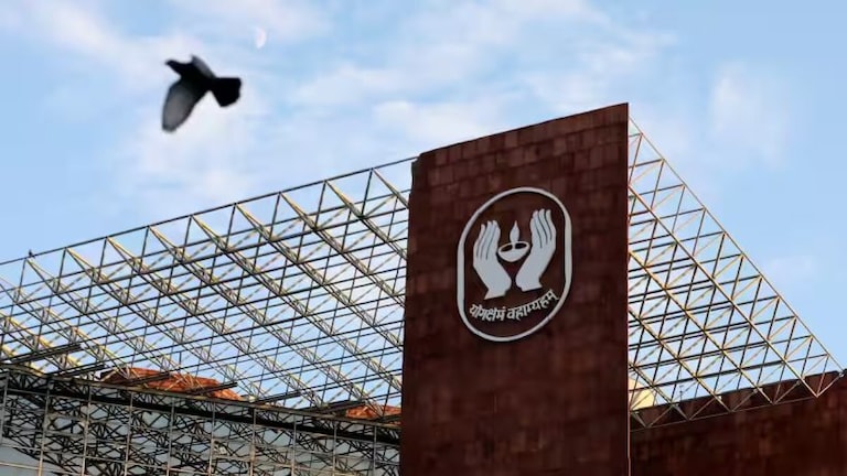 13 लाख LIC एजेंट के लिए खुशखबरी, ग्रैच्युटी से लेकर इंश्योरेंस पर सरकार का बड़ा फैसला UP Tak