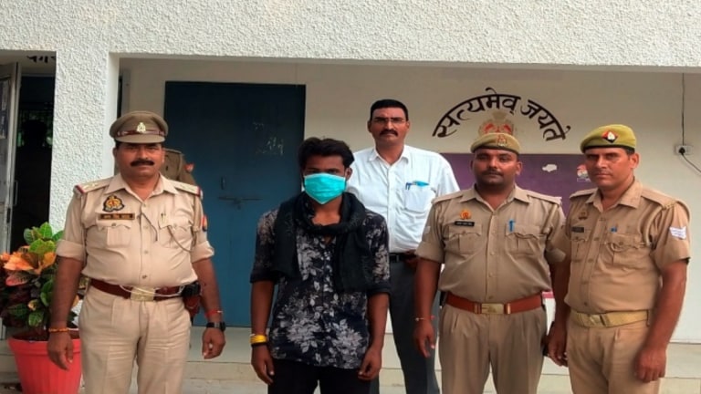 लखनऊ: ट्यूशन पढ़ रात में लौट रही थी लड़की, स्कूटी से गिरा रेप की कोशिश की फिर चाकू से किए कई वार UP Tak