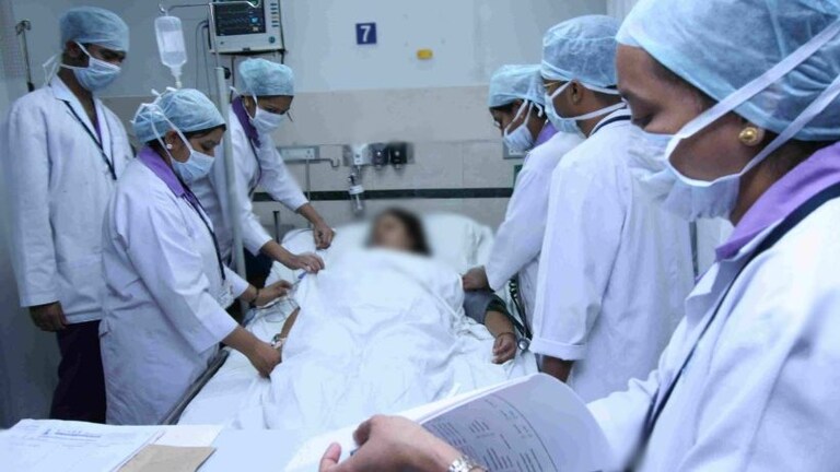 UPPSC: नर्सिंग स्टाफ के 2240 पदों पर निकली भर्ती, 1.42 लाख तक की है सैलरी, ऐसे करें अप्लाई UpTak