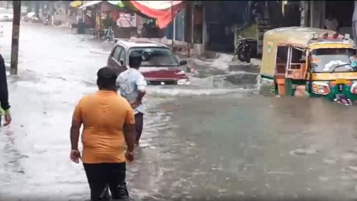 यूपी में भारी बारिश का कहर, पिछले 24 घंटे में 19 लोगों की मौत, IMD ने जारी किया अलर्ट UP Tak