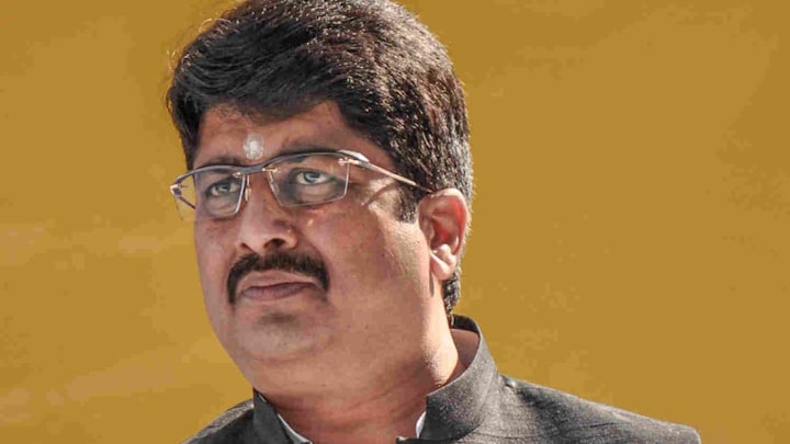 कुंडा विधायक राजा भैया कहां और कितना करते हैं दान? पत्नी से विवाद के बीच खुला ये ‘राज’ UP Tak