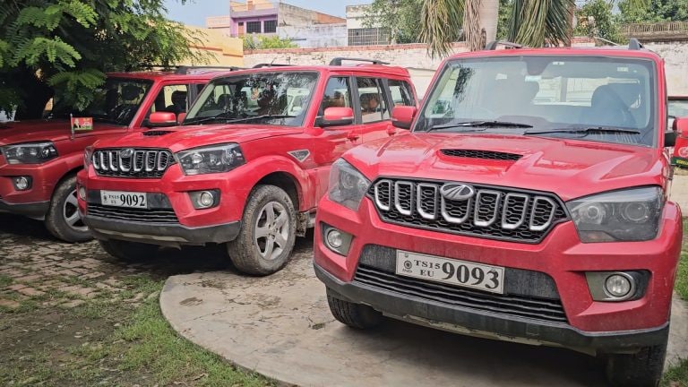 घोसी जीत का जश्न मनाने वाले सपा नेता की VIP नंबर की लाल स्कॉर्पियो का पुलिस ने किया ये हाल UP Tak
