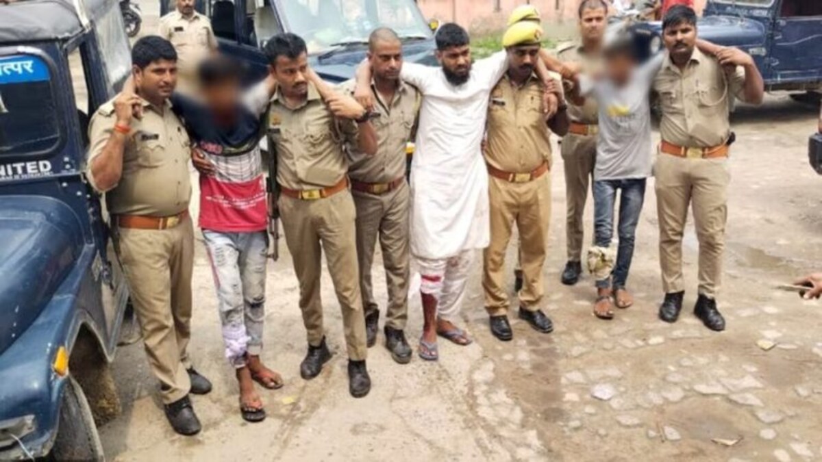 अंबेडकरनगर : छात्रा का दुपट्टा खींचने वाले आरोपियों ने की बंदूक छीनकर भागने की कोशिश, पुलिस ने मारी गोली UP Tak
