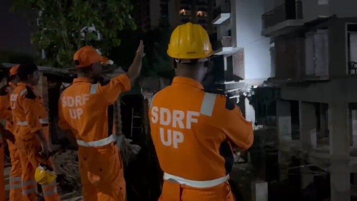 लखनऊ में निर्माणाधीन अपार्टमेंट में बने लेबर मकान अचानक धंसे, 2 की मौत और 14 घायल UP Tak