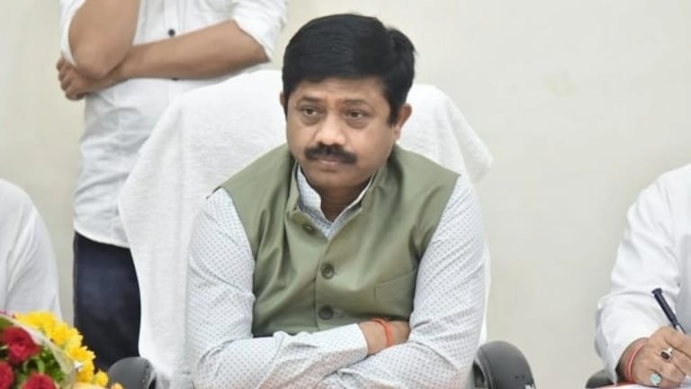 UP के मंत्री नंदी का ‘INDIA’ गठबंधन पर हमला, बोले- ‘यह सब नकली अंग्रेज हैं’ UP Tak