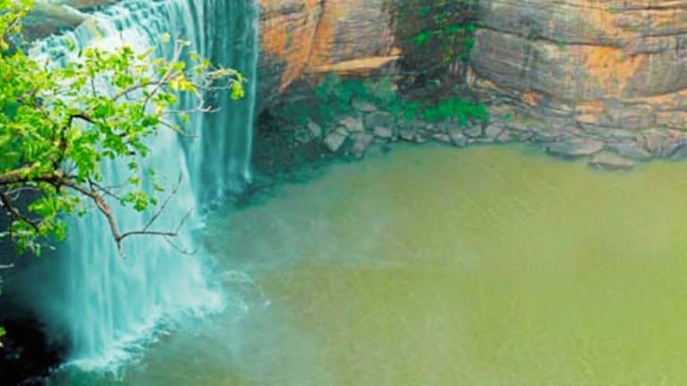 UP Tourism: जल्दी ही चंदौली बनेगा यूपी का नया टूरिस्ट डेस्टिनेशन, पर्यटकों को लुभाएंगे वाटरफॉल्स UP Tak