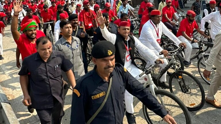 अखिलेश यादव के PDA में अब A से अगड़ा भी, सपा मुखिया ने दिया ये बड़ा सियासी संदेश UP Tak