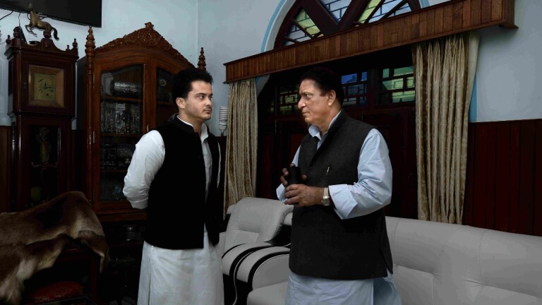 आजम खान के बेटे अब्दुल्ला और 8 अन्य के खिलाफ धोखाधड़ी का मामला हुआ दर्ज, जानें डिटेल्स UP Tak