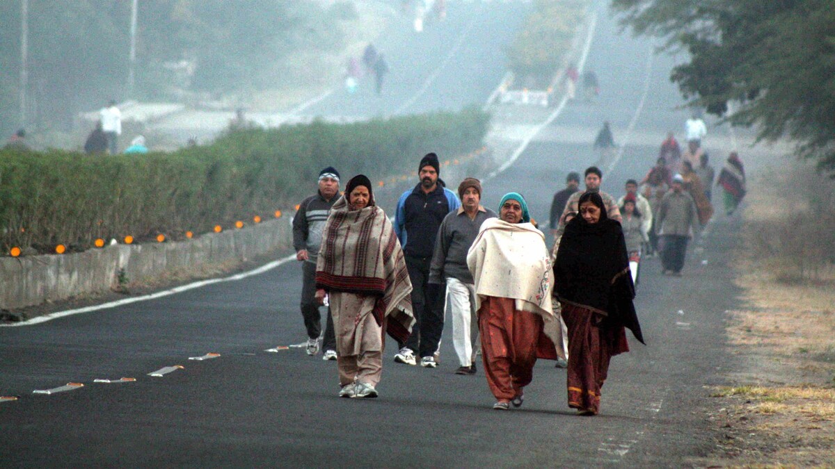 UP Weather Update: नए साल में और बढ़ेगी ठंड! मौसम विभाग ने इन इलाकों के लिए जारी की चेतावनी UP Tak